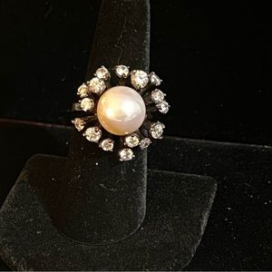 Park Lane Enchanted Ring Hematite Starburst, Pearl & Swarovski crystals.